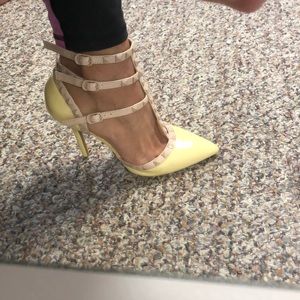 Yellow and nude studded T-strappy 4 1/2” heel